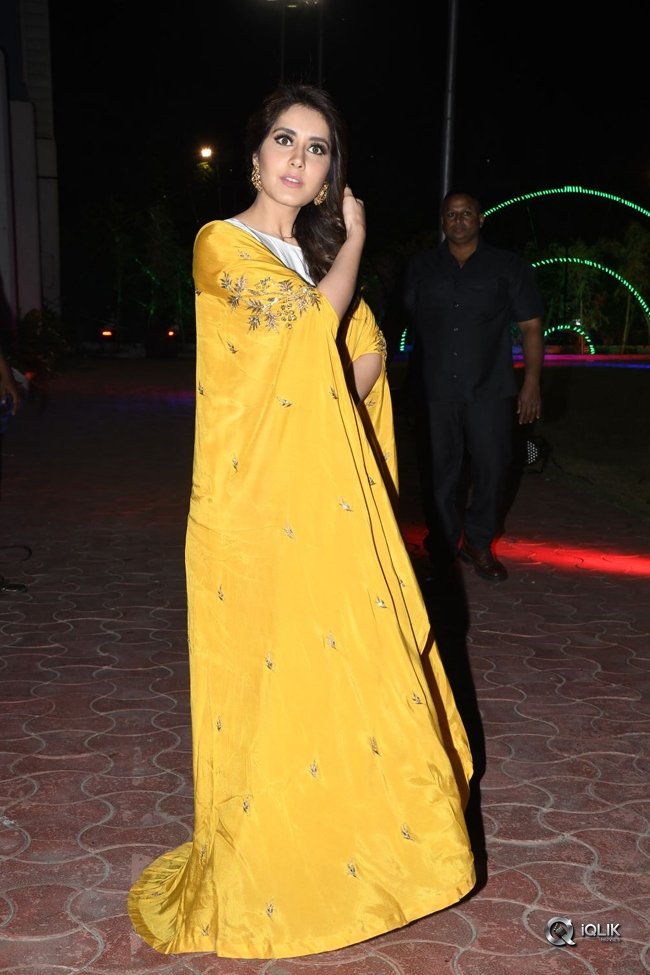 Raashi-Khanna-At-Balakrishnudu-Movie-Audio-Launch